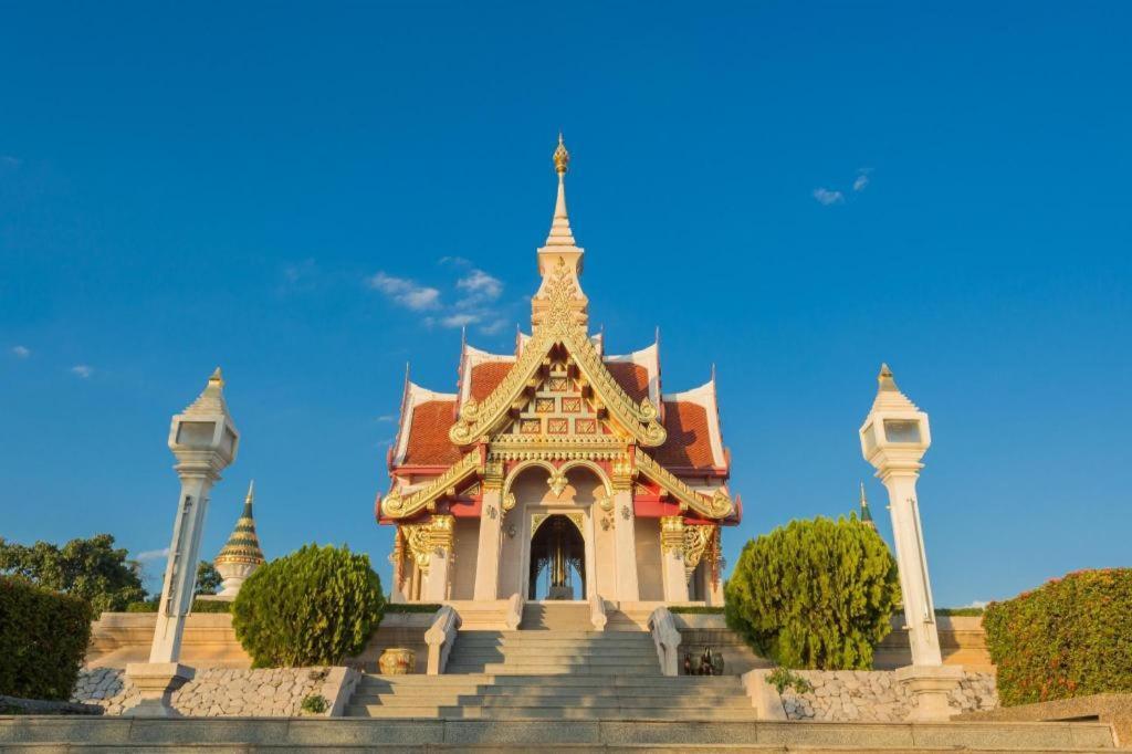 Thanburi Hotel Udonthani Kültér fotó
