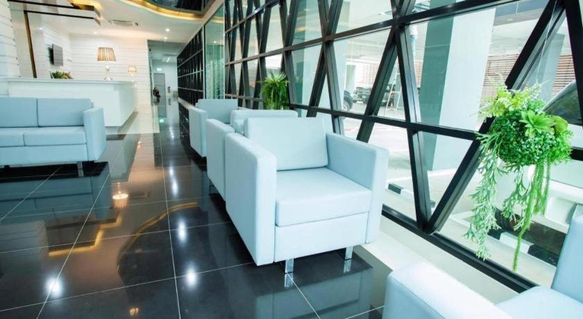 Thanburi Hotel Udonthani Kültér fotó